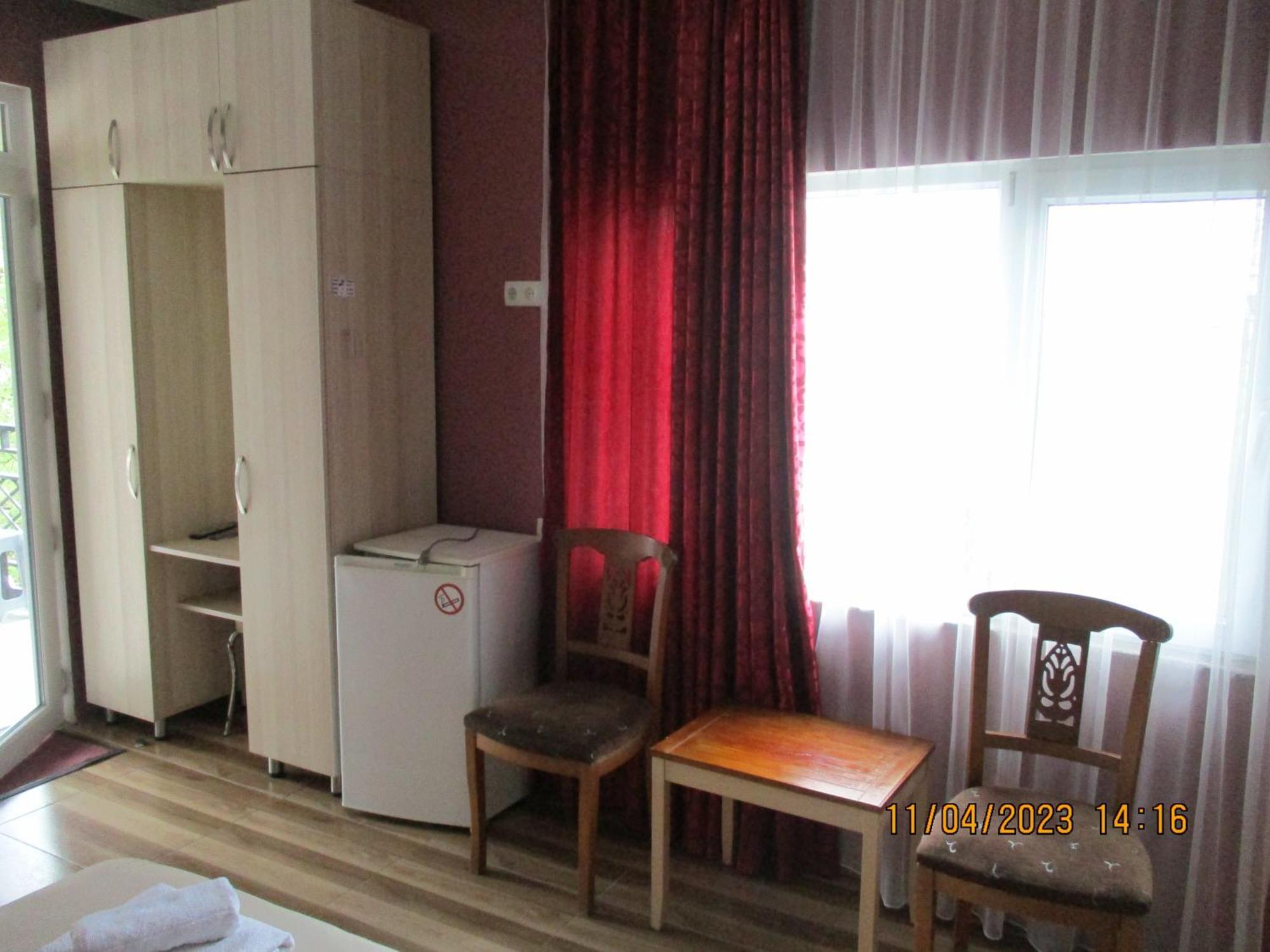 Guest House Nino มาคินจอรี ห้อง รูปภาพ
